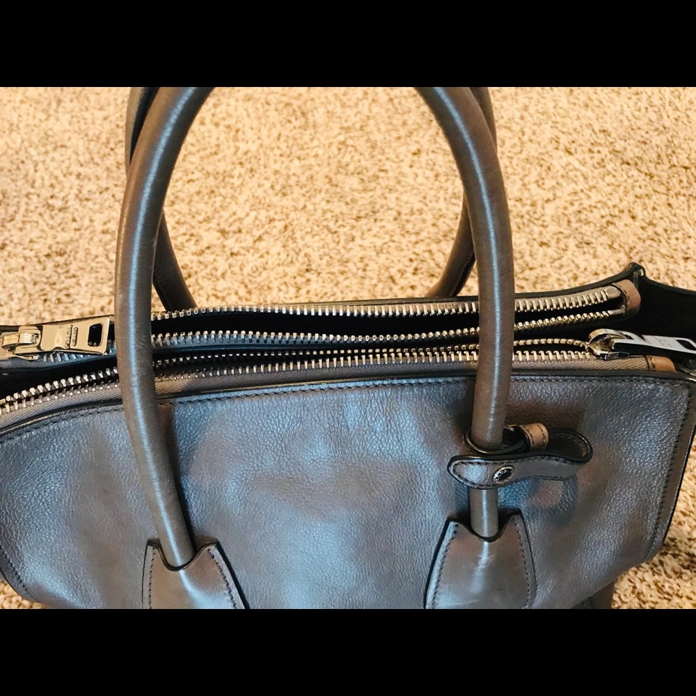 Prada bag - Picture 5 of 8